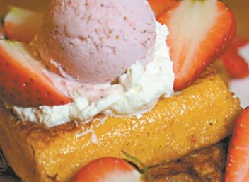 烘焙小白也能做的西点，十分钟就能制作草莓冰淇淋吐司，快来试试吧